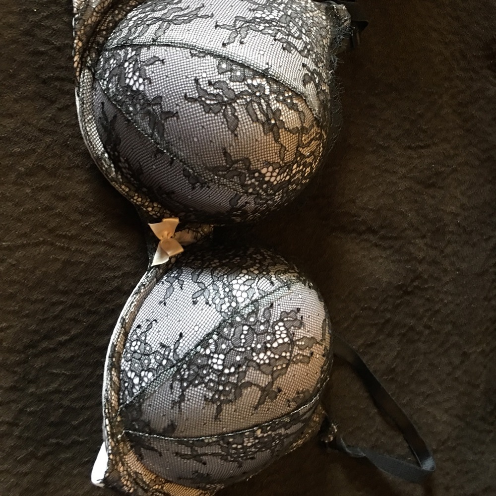 Victoria Secret Bra like new 36C